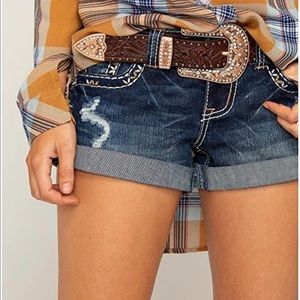 Boot barn belt